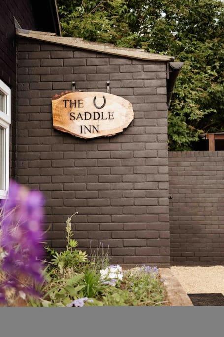 The Saddle Inn, Snetterton Circuit NWI Extérieur photo
